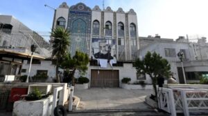 على الرغم من الدعم اللامحدود الذي قدمه النظام الإيراني لنظام بشار الأسد على مدى سنوات الصراع، إلا أن الانهيار كان أسرع مما توقعه الجميع.