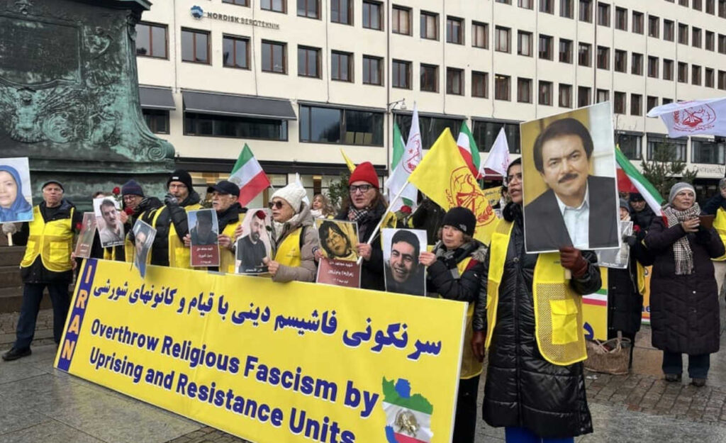 مظاهرات عالمية لأنصارمجاهدي خلق في لوس أنجلوس لندن وغوتنبرغ دعماً لانتفاضة إيران