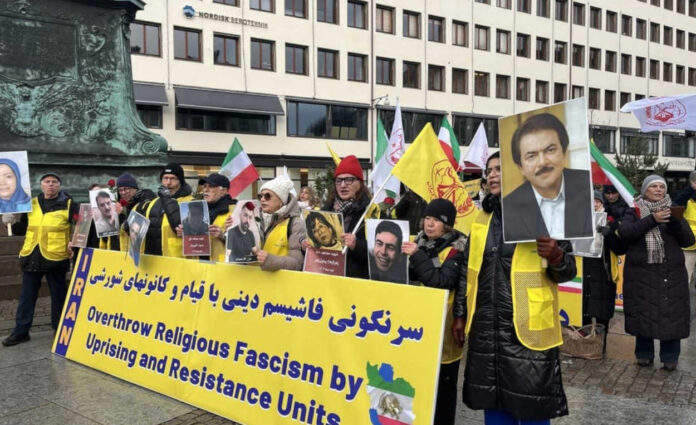 مظاهرات عالمية لأنصارمجاهدي خلق في لوس أنجلوس لندن وغوتنبرغ دعماً لانتفاضة إيران