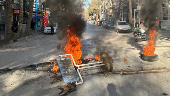 الانتفاضة الإيرانية في يناير 2026: من الاحتجاج العابر إلى 