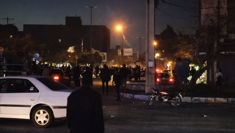 الانتفاضة الوطنية الإيرانية في اليوم السادس: مظاهرات في زاهدان وعشرات المدن و اشتباكات في مرودشت