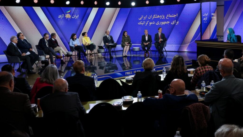 مريم رجوي: المجتمع العلمي الإيراني هو العمود الفقري للبدیل الديمقراطي