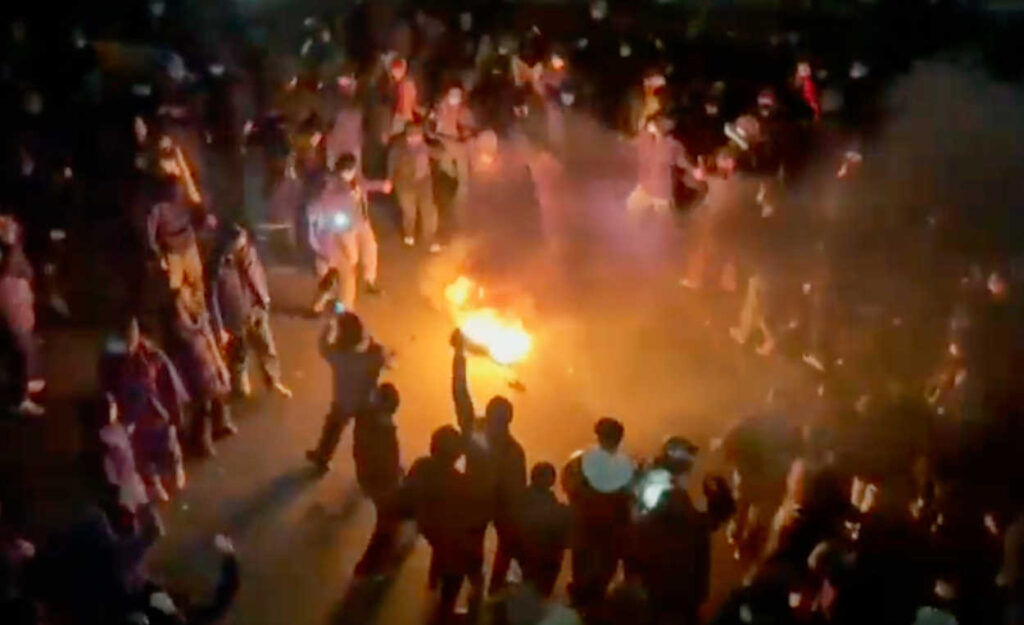 عبثية حبل المشنقة؛ سباق يائس مع الزمن.. حين لا يصنع الإعدام خوفاً