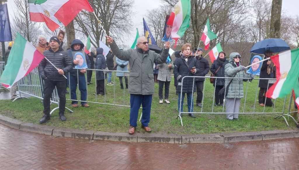 تظاهرات للإيرانيين في باريس ولاهاي وبرلين دعماً لإعلان الحكومة المؤقتة من قبل المجلس الوطني للمقاومة الإيرانية