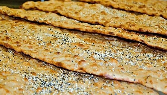 تحذيرات من انفجار اجتماعي في إيران مع التلويح بتحرير سعر الخبز