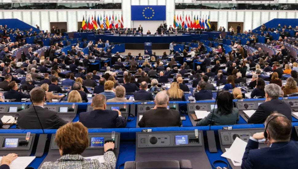 بأغلبية ساحقة.. البرلمان الأوروبي يتبنى قراراً يدين "القمع الممنهج" في إيران ويطالب بإحالة الملف للجنائية الدولية