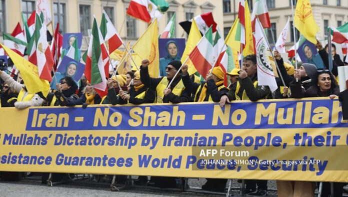 لا لنظام الملالي ولا لنظام الشاه.. صدى الإرادة الإيرانية في ميونيخ: الأمن العالمي يمر عبر بوابة الديمقراطية