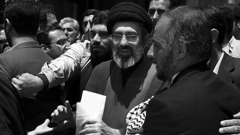 صحيفة دير ستاندرد تفضح الإمبراطورية المالية لـ مجتبى خامنئي في قلب أوروبا