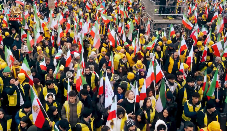 شخصيات فرنسية تدعو لدعم الانتفاضة الإيرانية وترفع شعار لا لنظام الملالي.. لا لنظام الشاه
