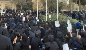 كيف أفشل الوعي الطلابي مؤامرات نظام الملالي ومحاولات إجهاض الانتفاضة؟