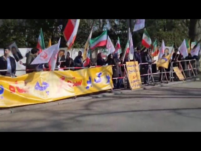 إيرانيون يقتحمون سفارة النظام الإيراني في برلين