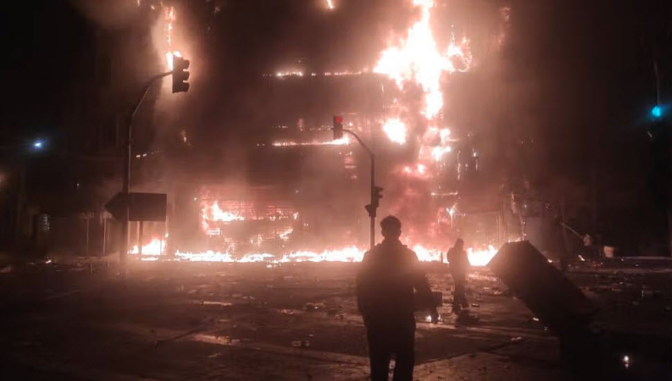 شيراز: تقارير ما بعد "التعتيم الرقمي" تكشف عن حرب شوارع ضارية