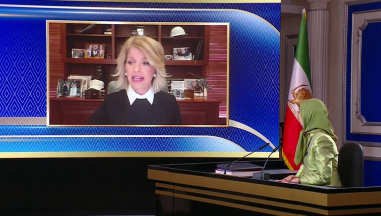 السفيرة كارلا ساندز تدعو للاعتراف بالحكومة المؤقتة وتؤكد: الحل يكمن في الطريق الثالث