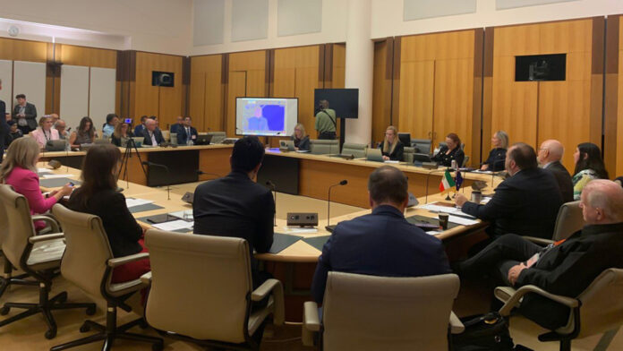 مؤتمر برلماني في أستراليا يعكس إجماعاً دولياً على دعم المقاومة المنظمة لإسقاط النظام الإيراني