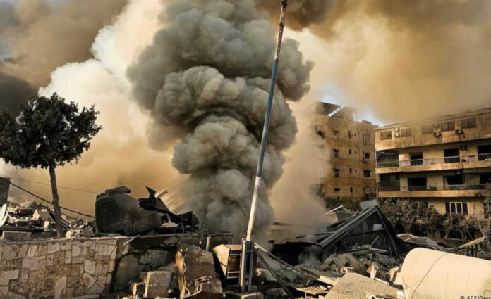 فايننشال تايمز: الدمار وتكلفة الحرب يدفعان الإيرانيين لإعادة التفكير في التدخل الخارجي 