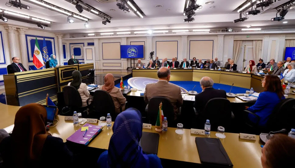 دعم شخصيات دولية لإعلان الحكومة المؤقتة من قبل المجلس الوطني للمقاومة الإيرانية