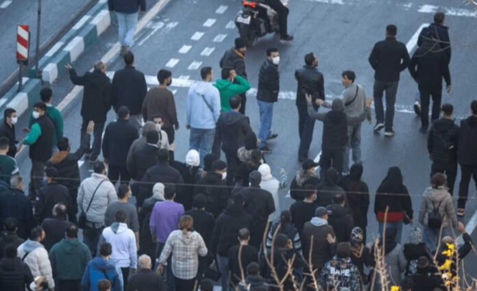 واشنطن إكزامينر: احذروا مروجي بهلوي، إبن الشاه في شباك حرس النظام الإيراني لإنقاذ ما تبقى من دكتاتورية الولي الفقيه