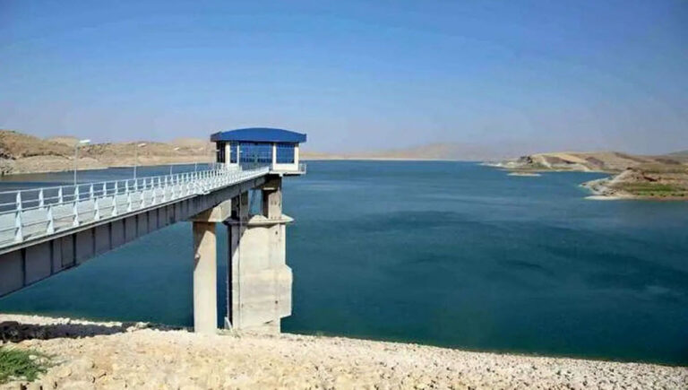 أزمة المياه تضرب مشهد: جفاف السدود يفضح فساد النظام الإيراني ومشاريع الحرس التدميرية