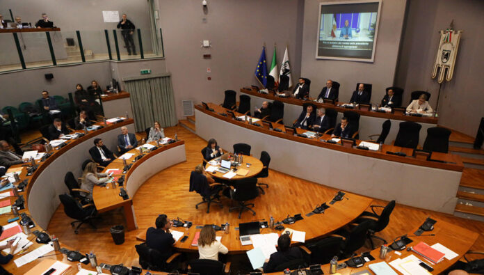 وكالة أنسا الإيطالية: مريم رجوي تؤكد أن الحل الوحيد لإيران هو التغيير على يد الشعب