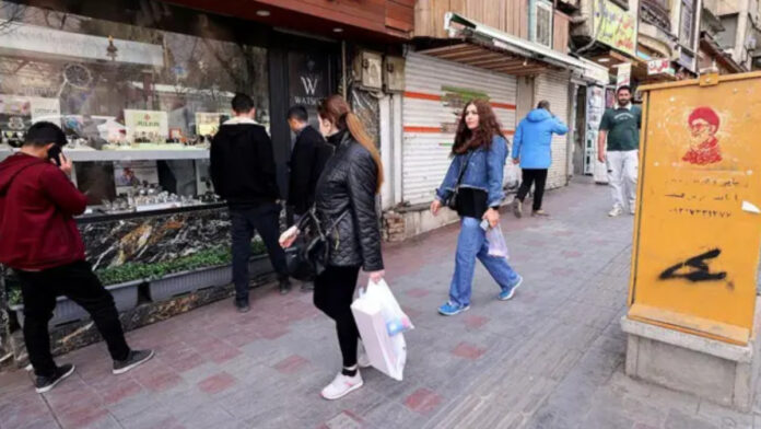 الاقتصاد تحت أنقاض الحرب: انهيار هيكلي ومأزق معيشي يطحن الإيرانيين