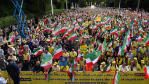 صحيفة إل إندبندينتي الإسبانية: مستقبل إيران لن يُصنع بالحرب ولا بالعودة للماضي، والمجلس الوطني للمقاومة هو البديل الديمقراطي