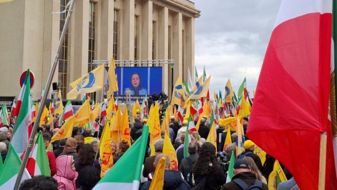 إي يو ريبورتر: على أوروبا رفض البدائل الزائفة في إيران