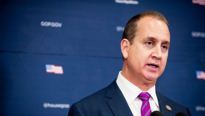 عضو الكونغرس دياز بالارت يندد بإعدامات النظام الإيراني: أداة يائسة لترهيب الشعب ويجب محاسبة طهران