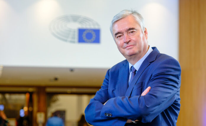 ميلان زفير يوجه نداءً عاجلاً للاتحاد الأوروبي لوقف آلة الإعدامات الممنهجة في إيران