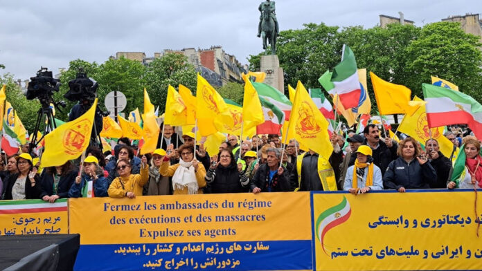 آلاف يتجمعون في باريس للتنديد بتصاعد الإعدامات في إيران