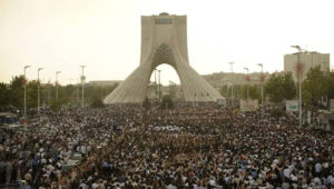 هندسة التغيير.. لماذا يرتعد النظام الإيراني من الانفجار الاجتماعي أكثر من الحروب الخارجية؟