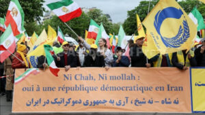 صحيفة لوفيغارو: آلاف يتظاهرون في باريس تنديداً بالإعدامات وللمطالبة بمحاسبة النظام الإيراني