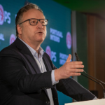 فرانسيسكو أسيس يدعو لـ الحل الثالث ويدعم المقاومة الإيرانية كبديل وحيد للديكتاتورية