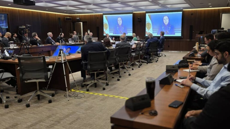 مؤتمر في برلمان کندي : إيران على مفترق طرق