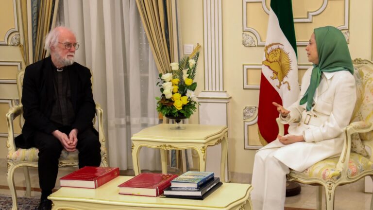 لقاء وحوار مريم رجوي والدكتور روان ويليامز رئيس أساقفة كانتربري السابق