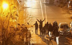 بين شبح الحرب وضغوط الداخل: النظام الإيراني في مأزق استراتيجي