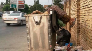 إفقار الشعب كاستراتيجية بقاء.. كيف يحوّل نظام الملالي الانهيار الاجتماعي إلى سلاح؟