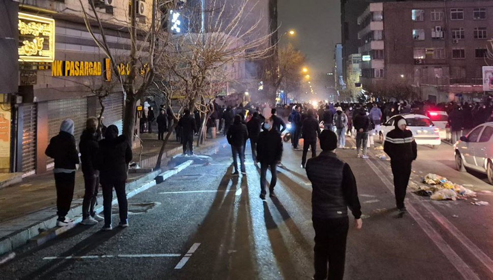 إيران في مفترق المصير: أزمات النظام وآفاق التغيير ودور الشعب والمقاومة