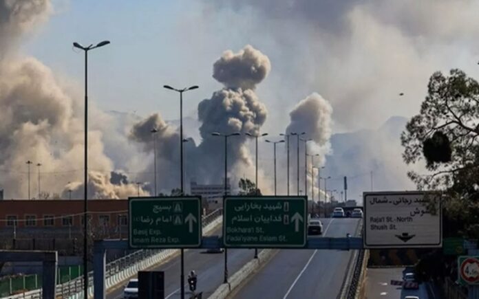 حرب وعقوبات وانهيار: اقتصاد النظام الإيراني على حافة الهاوية