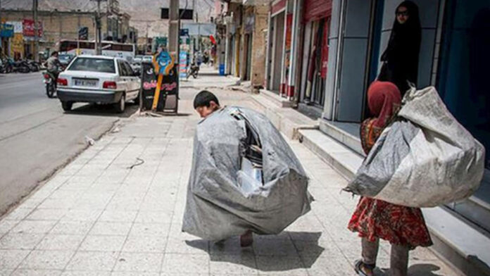 فقر وعوز يهدد الملايين؛ تحذيرات من انفجار اجتماعي في إيران بعد تخطي سكان حافة الجوع حاجز الـ40 مليوناً