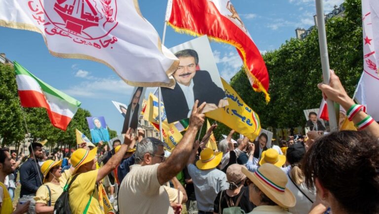 مونت كارلو الدولية: يوم إيراني عاصف بباريس