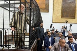 بدء محاكمة "مفتي البراميل" أحمد حسون في دمشق بتهم ارتكاب جرائم حرب والتحريض ضد أبناء الشعب السوري
