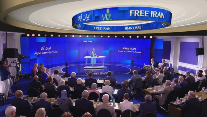 مريم رجوي: النظام الحاكم في إيران لن يتخلى عن مشروع القنبلة الذرية والتدخل في شؤون دول المنطقة