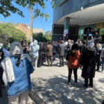 اتساع احتجاجات الطلاب في 21 مدينة إيرانية بشعار: «الطالب يموت ولا يقبل الذل»