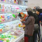 اعترافاتُ صحافة حكومية بتبعات التضخم: تراجعُ استهلاك وانكماشُ مالي ينذران بشللٍ اقتصادي شامل