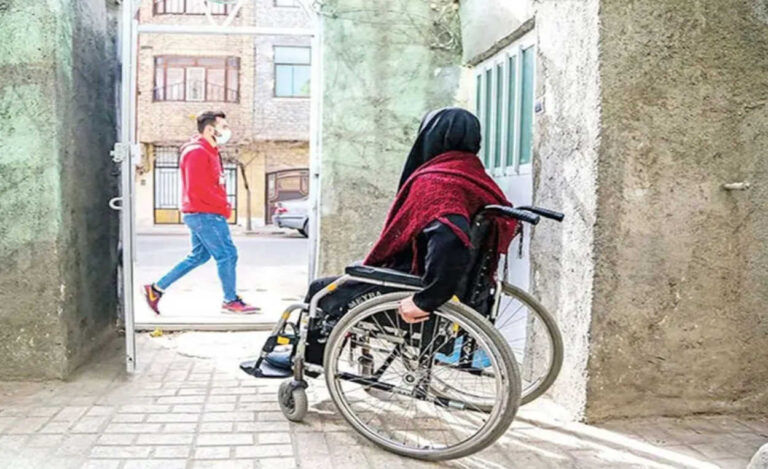 ميزانياتُ قمع وحروب تعبر فوق جثث مرضى: مأساةُ ذوي الإعاقة تحت حكم الولي الفقيه