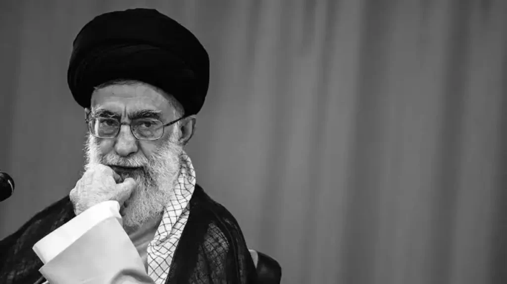 إعلام النظام يعترف: جنازة خامنئي كشفت أزمة النظام وعزلته داخليًا وخارجيًا