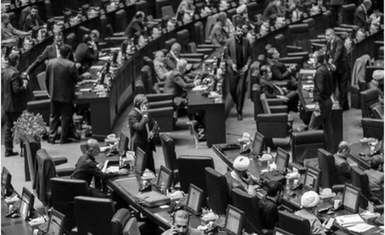 أوهامٌ دبلوماسية حول استقرار طهران: لماذا تعجز المفاوضات عن ترميم أزمة الشرعية؟