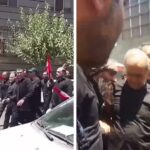 صراع الأجنحة ينفجر في مراسم خامنئي: رشق بزشكيان وعراقجي بالحجارة وهتافات تخوين في طهران