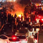 أزمةٌ وجودية لا تحلها حرب ولا مفاوضات: قراءة في خيارات بقاء نظام الولي الفقيه