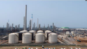 الصين تخفض وارداتها من نفط النظام الإيراني إلى أدنى مستوى خلال 17 شهراً